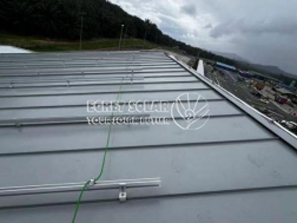 Standing Seam Clamp ဖြင့် ဆိုလာအမိုး တပ်ဆင်ခြင်း။