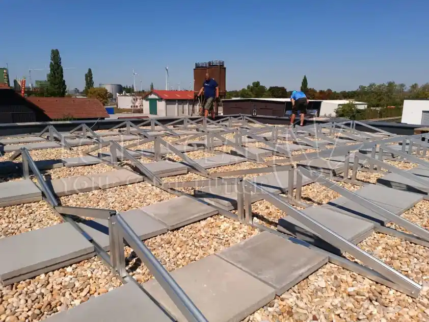 အရှေ့အနောက် Ballast ဆိုလာတပ်ဆင်ခြင်းစနစ်ကို ဘယ်လိုတပ်ဆင်မလဲ။